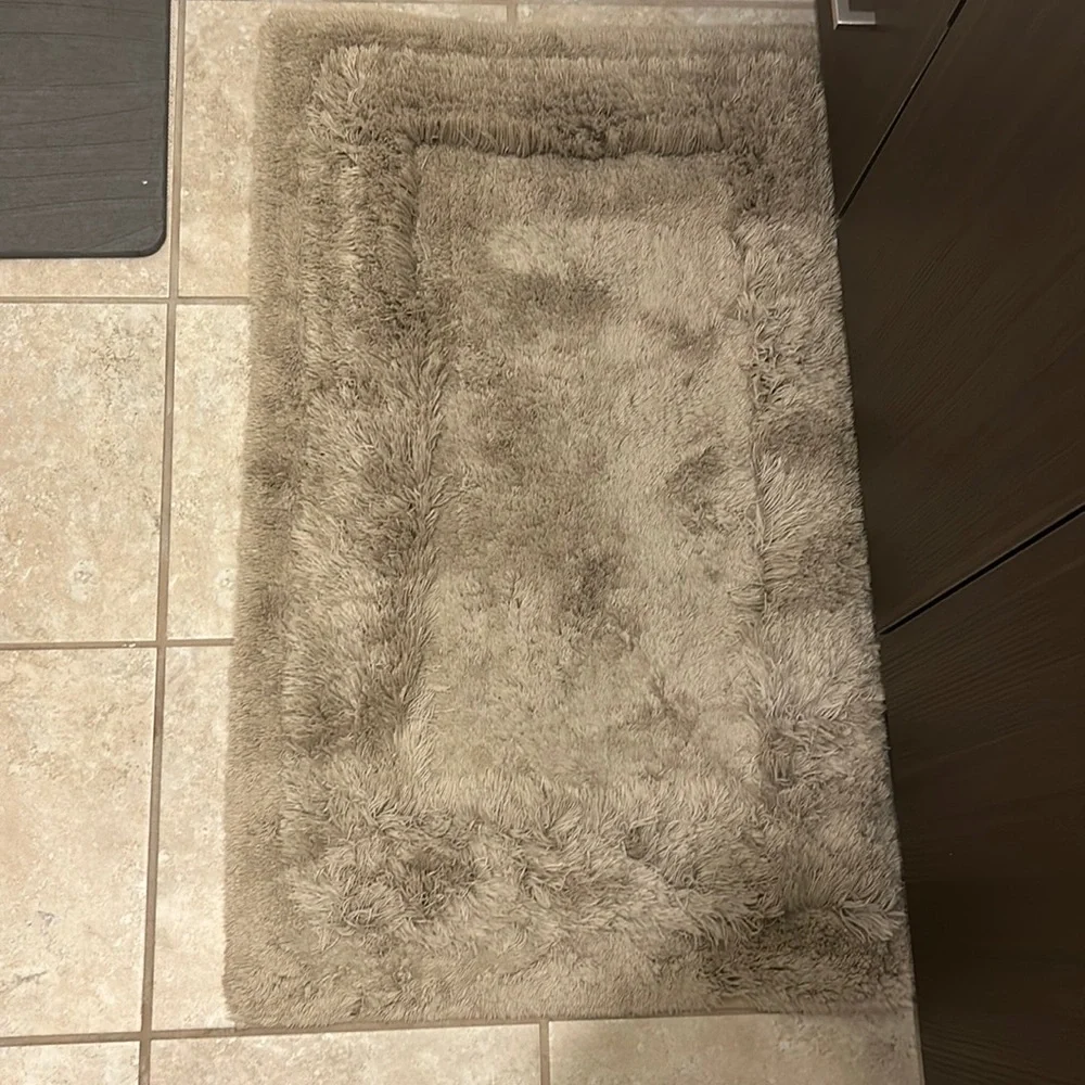 Crate and barrel bath rug 3 of them
